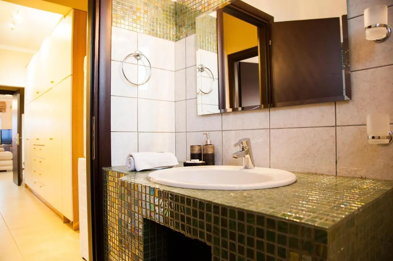 Gerasimos Dream House - 7 Minutes From The Airport Apartment Lakithra