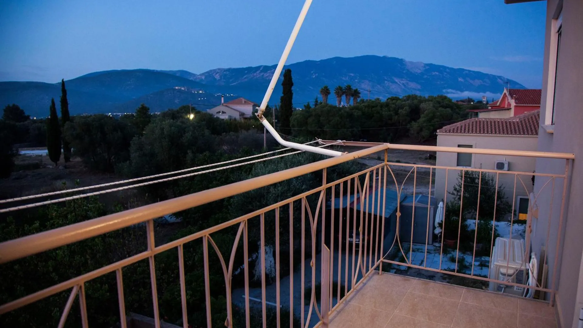 Gerasimos Dream House - 7 Minutes From The Airport Apartment Lakithra Greece
