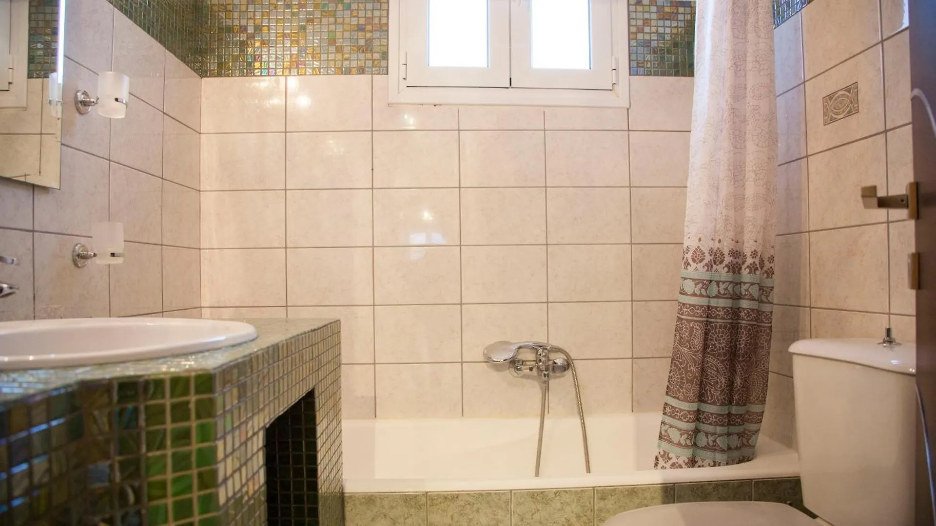 Gerasimos Dream House - 7 Minutes From The Airport Apartment Lakithra